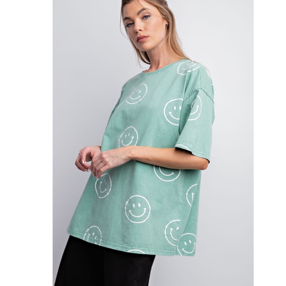 "The Becca" Apple Green Smiley Face Washed Tee - Picture 1 of 3